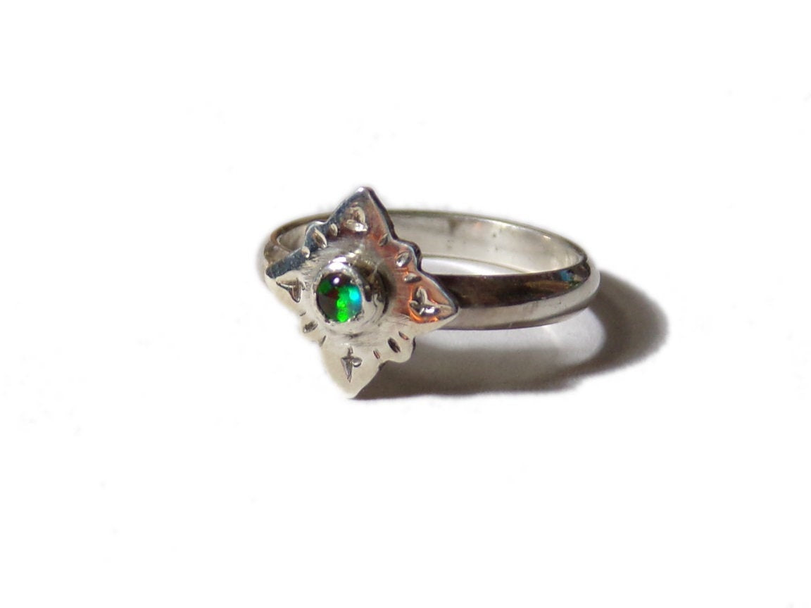 Antares Opal Ring - sz 6 - Handcut Opal Star - sterling silver- Opal Jewelry -  Antique Style - ValenwoodVixen - Ready to Ship